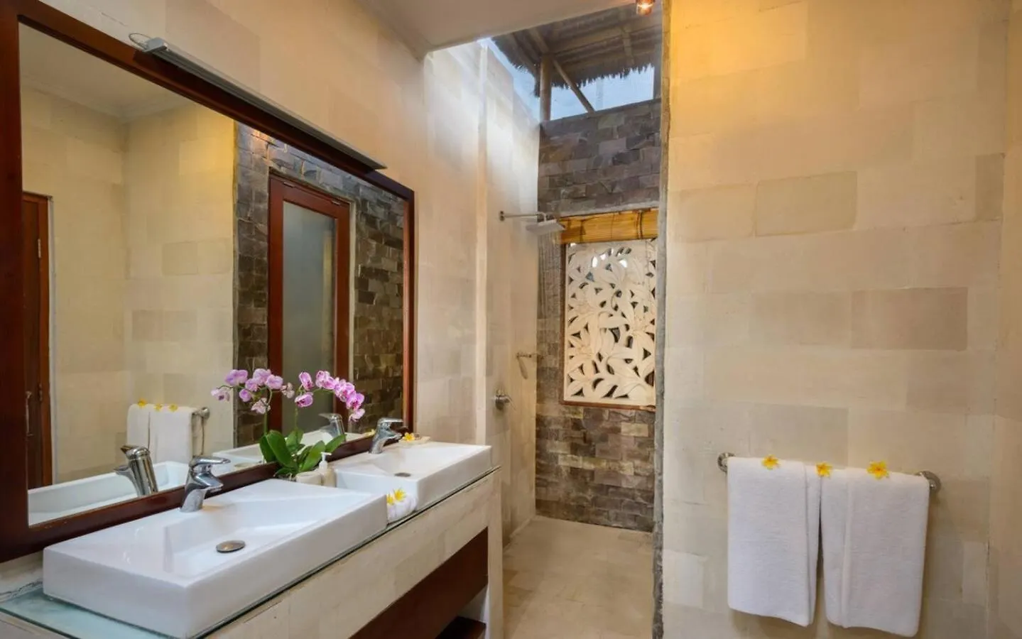 Heart Of Seminyak, 2Br, Sleeps 4, Walk To Bintangヴィラ スミニャック