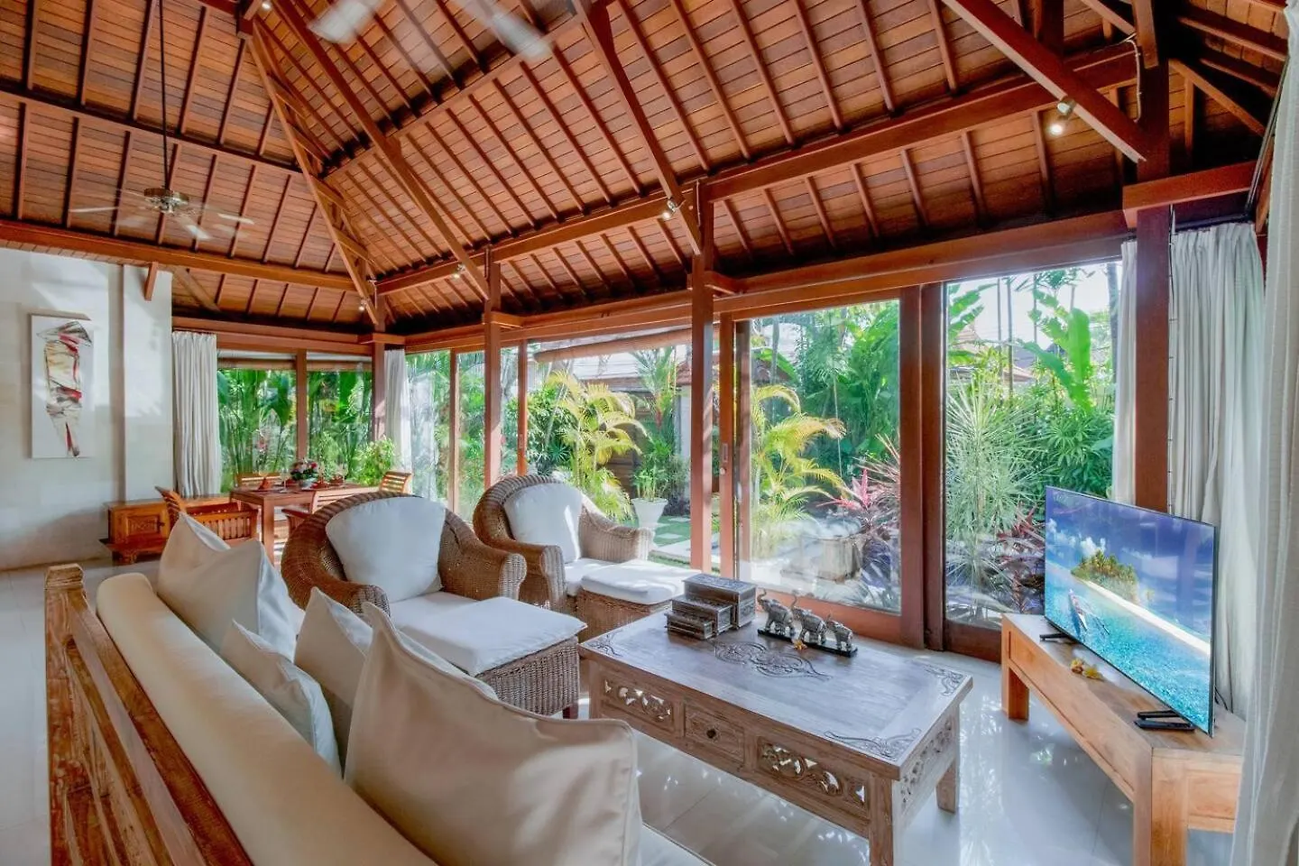 ヴィラ Heart Of Seminyak, 2Br, Sleeps 4, Walk To Bintangヴィラ
