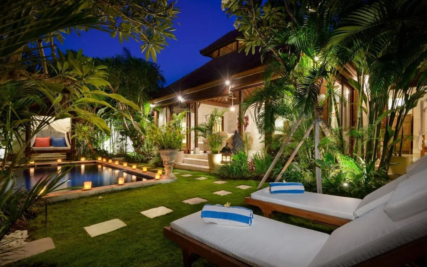 Heart Of Seminyak, 2Br, Sleeps 4, Walk To Bintangヴィラ ヴィラ