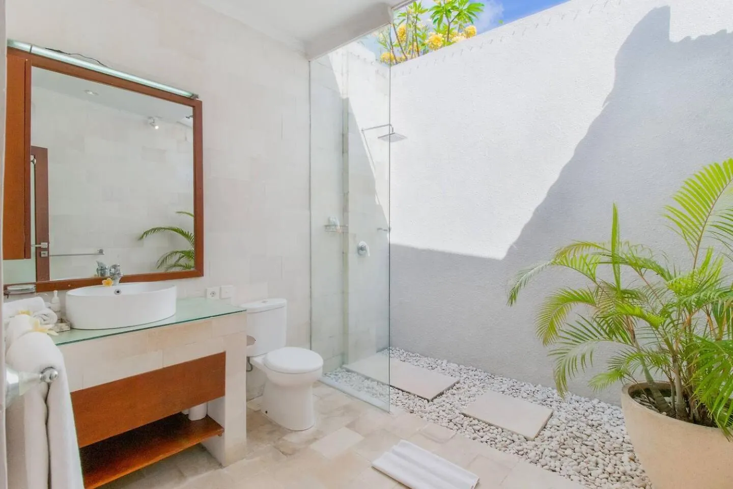 ヴィラ Heart Of Seminyak, 2Br, Sleeps 4, Walk To Bintangヴィラ インドネシア