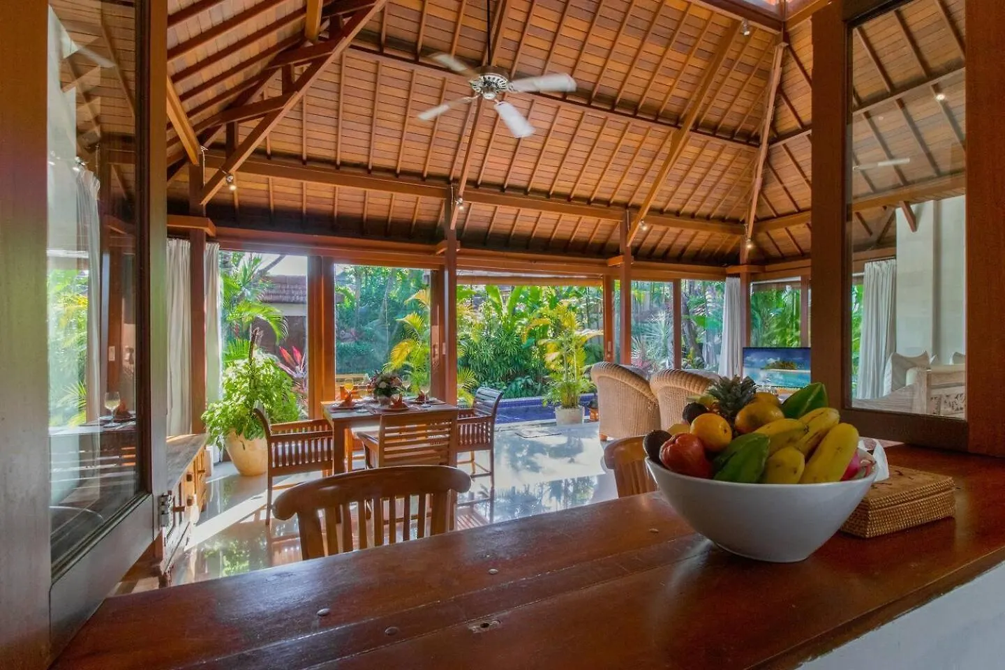 Heart Of Seminyak, 2Br, Sleeps 4, Walk To Bintangヴィラ 0*, スミニャック