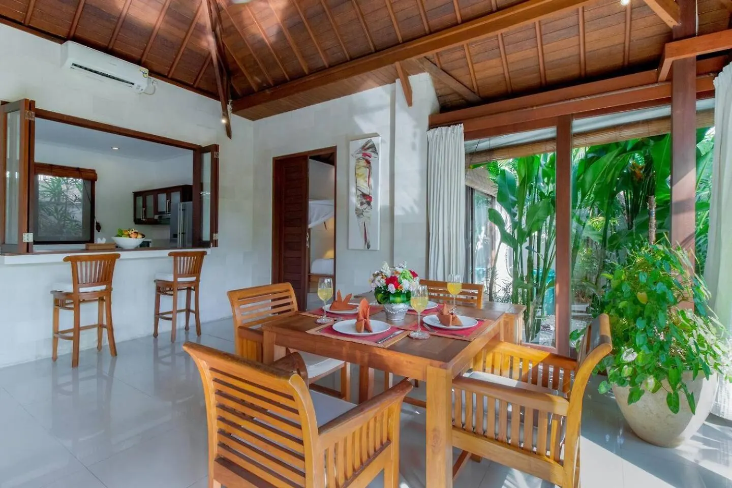Heart Of Seminyak, 2Br, Sleeps 4, Walk To Bintangヴィラ ヴィラ