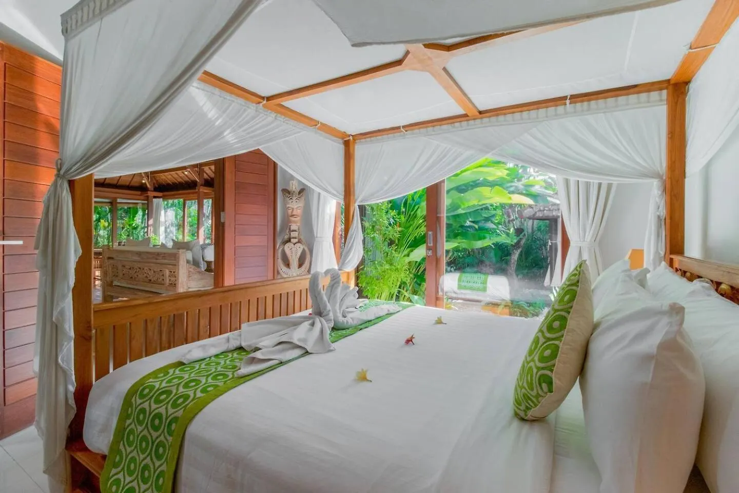 Heart Of Seminyak, 2Br, Sleeps 4, Walk To Bintangヴィラ スミニャック