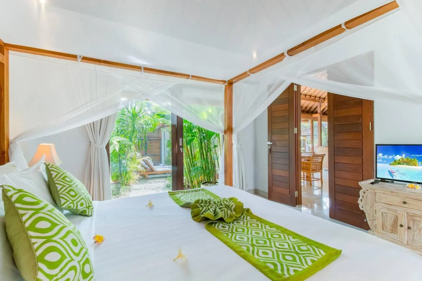 Heart Of Seminyak, 2Br, Sleeps 4, Walk To Bintang 빌라