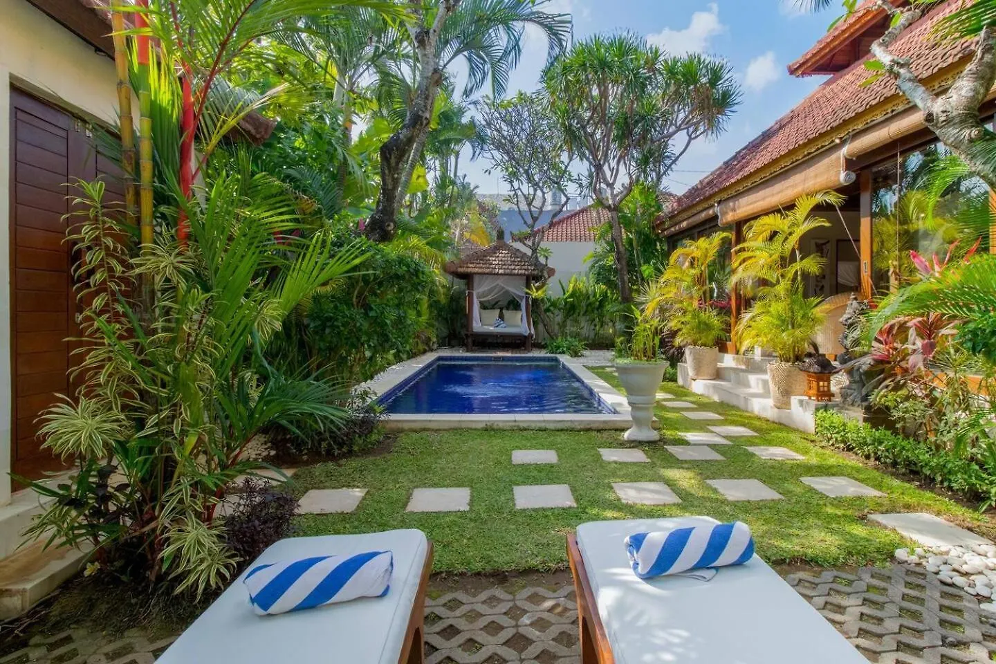 Heart Of Seminyak, 2Br, Sleeps 4, Walk To Bintang 빌라