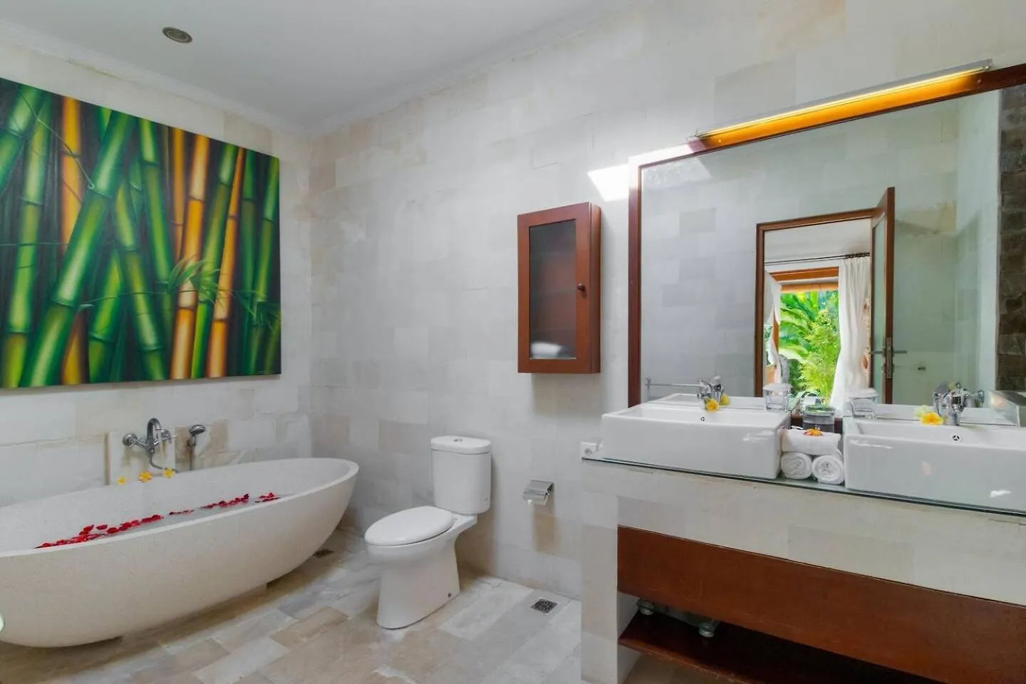 Heart Of Seminyak, 2Br, Sleeps 4, Walk To Bintang 빌라  세미냑